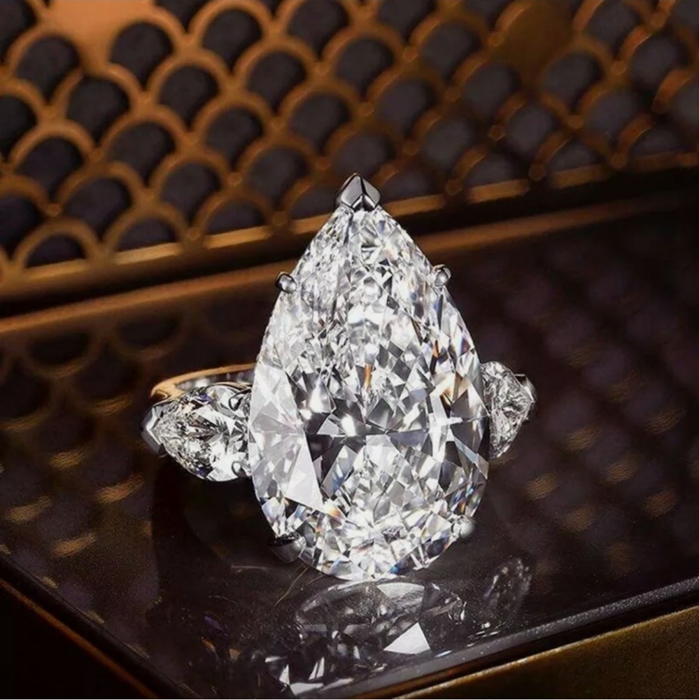 New Fashion White Sapphire Ring